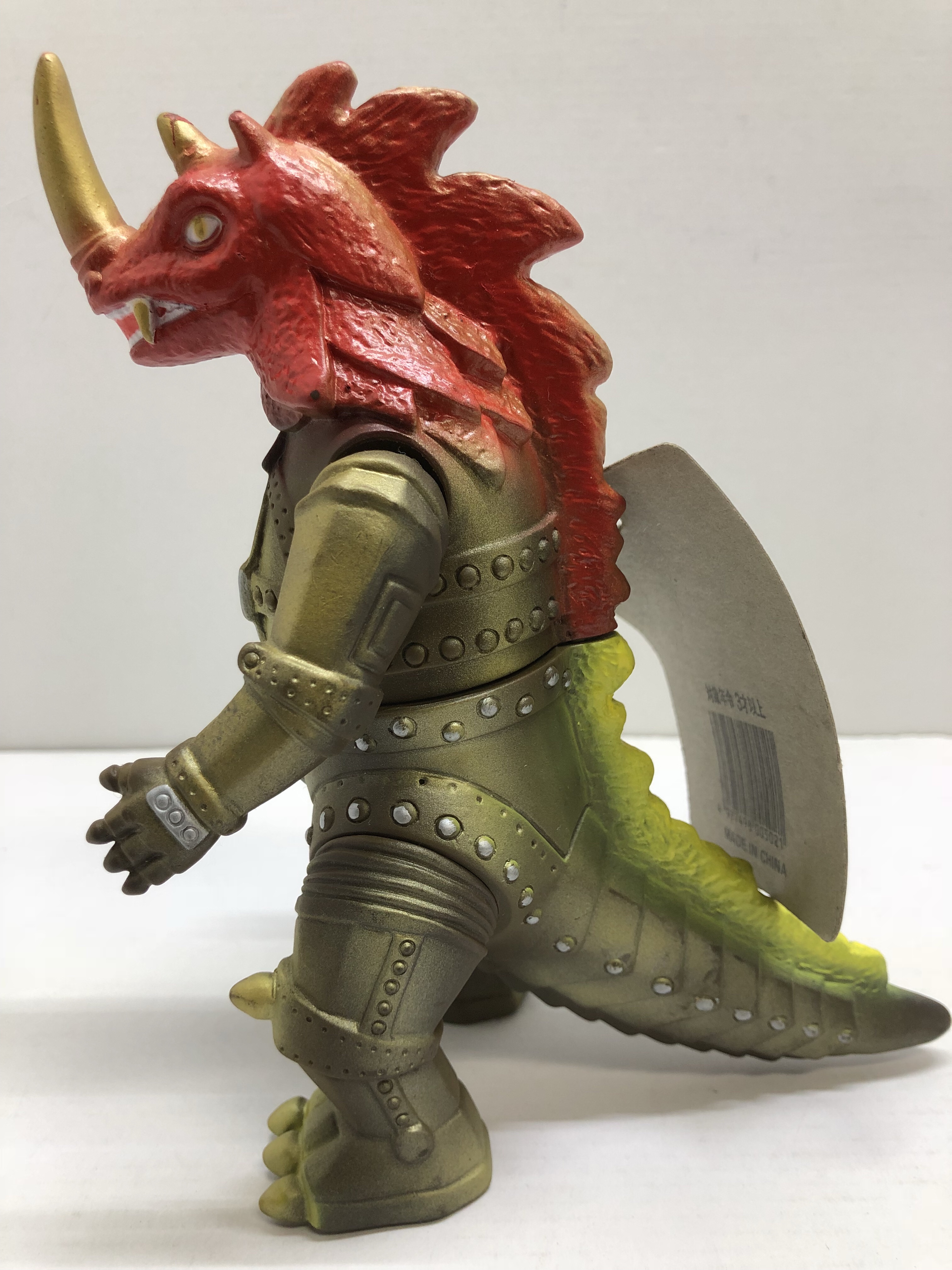 鈴鹿店】【 おもちゃ新入荷 】“ パチ怪獣ソフビ メガゾラン ” | 万代