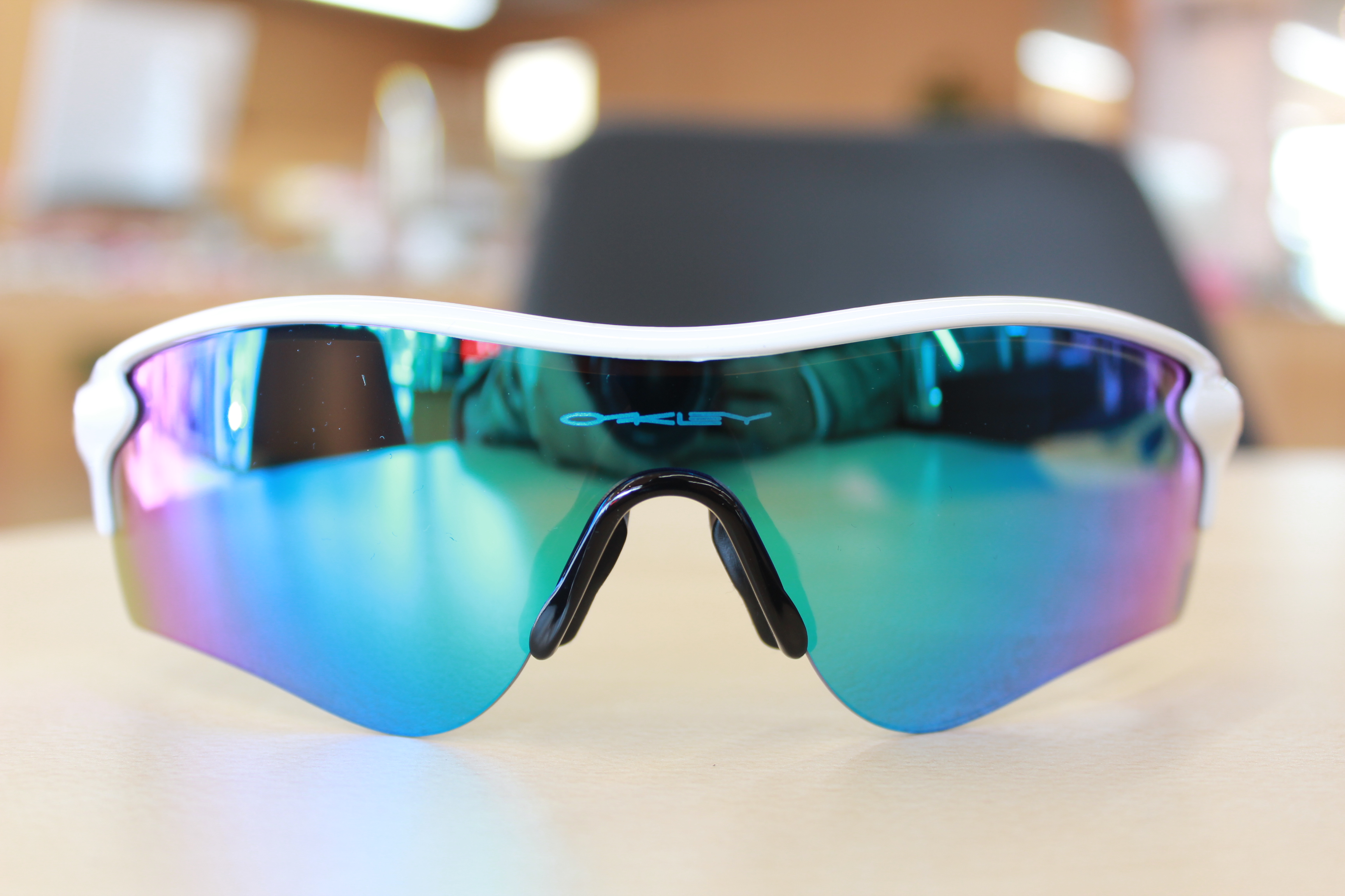 オークリー×横浜ベイスターズ】到着！ | メガネ工房AZ ブログ