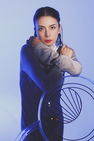 芽瑠璃堂 ＞ 柴咲コウ ニューアルバム『邂逅』を2形態でリリース