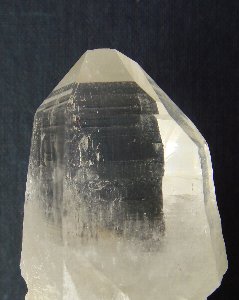 山梨県黒平・向山鉱山の水入り水晶