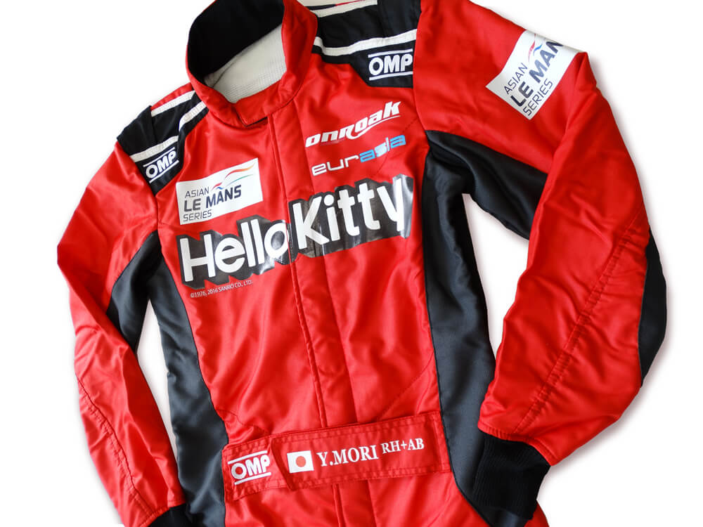 OMP ONE-S FIA公認 レーシングスーツ スポンサーロゴプリント施工