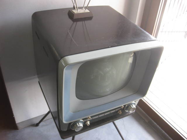 sr1218 ゼネラル真空管テレビ／回転台ラビットアンテナ付き【昭和