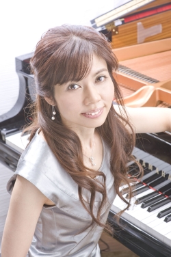 仲村渠 真紀（ピアノ）