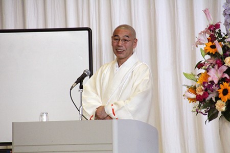 特別公開講座 上原行照師「千日回峰行 山に溶け込むことから見えるもの