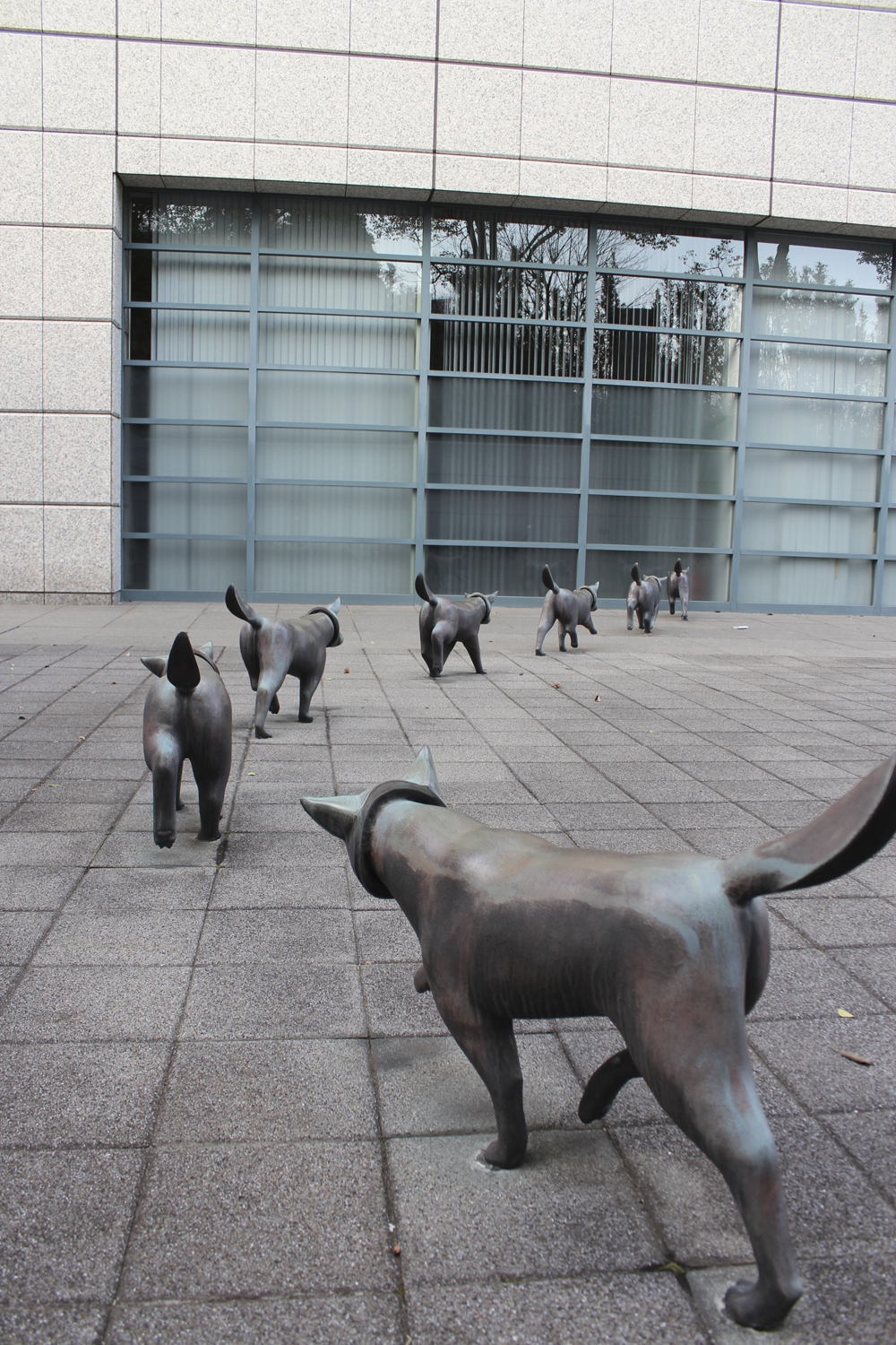 薮内佐斗司 / 犬も歩けば・・・ “Every dog has his day” | @ART