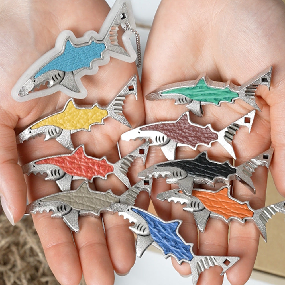 サメのワトソン君 / サメ革 マルチツール のワトソン君 – atelier-shark