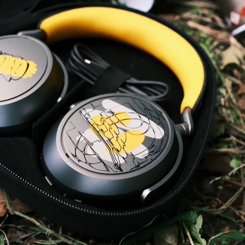 Sennheiser MOMENTUM 4 Wireless 80th Anniversary Limited Edition