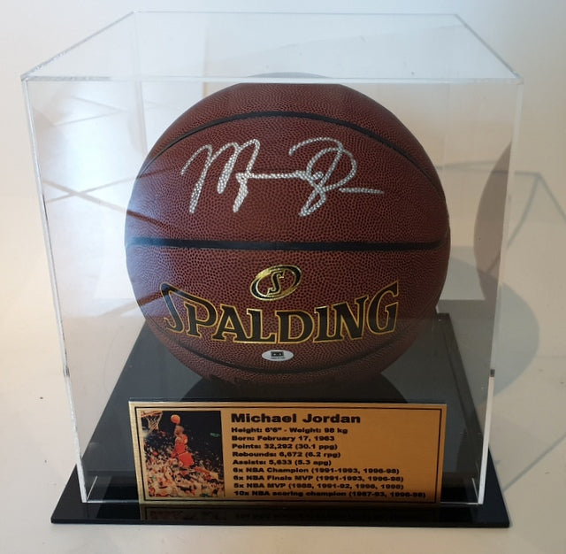 ディスプレイケース付き】マイケル・ジョーダン直筆サイン入り