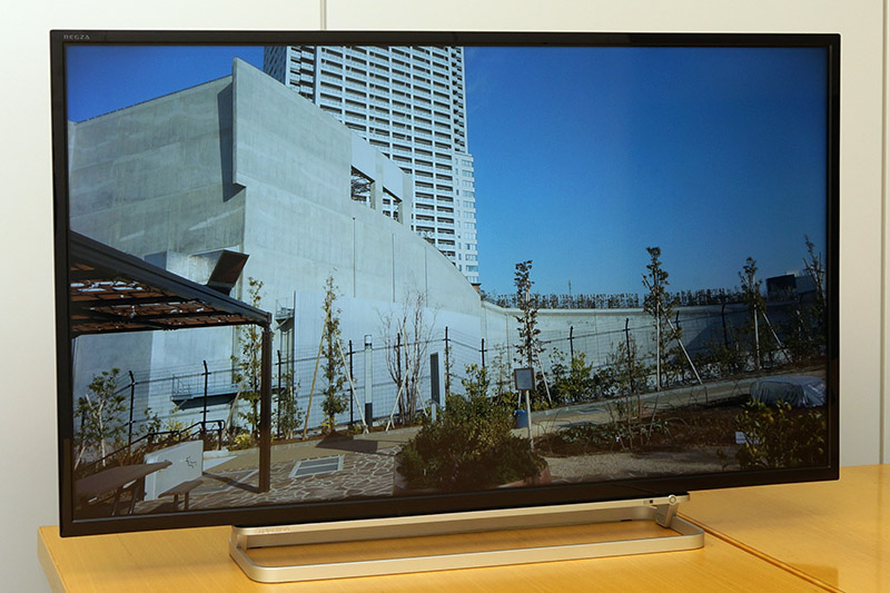 東芝、40型4Kテレビ「40J9X」に、画面の一部が点状に明るくなる問題