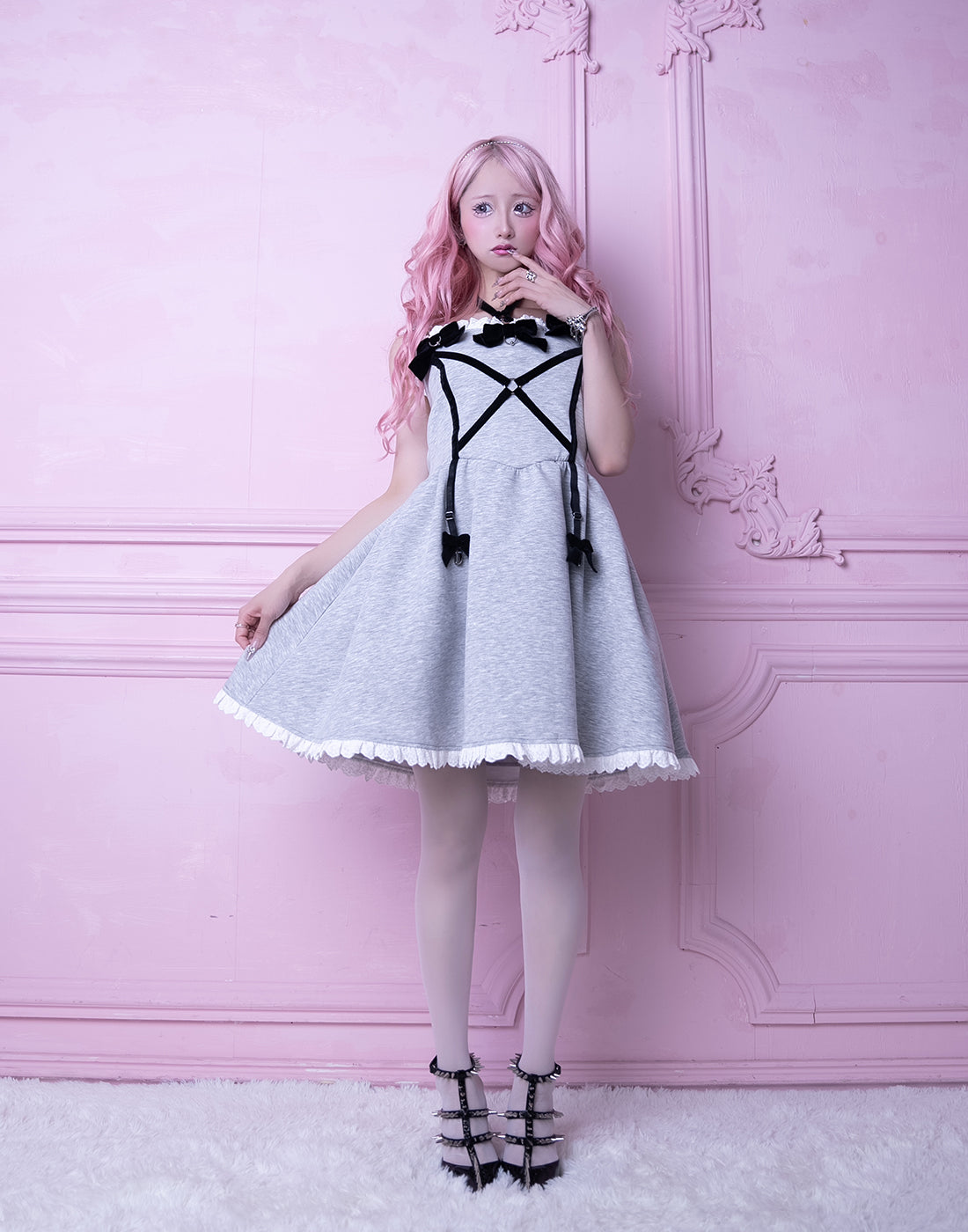 Back ruffle ribbon harness one piece – AVENCHUMU （アバンチュウム）