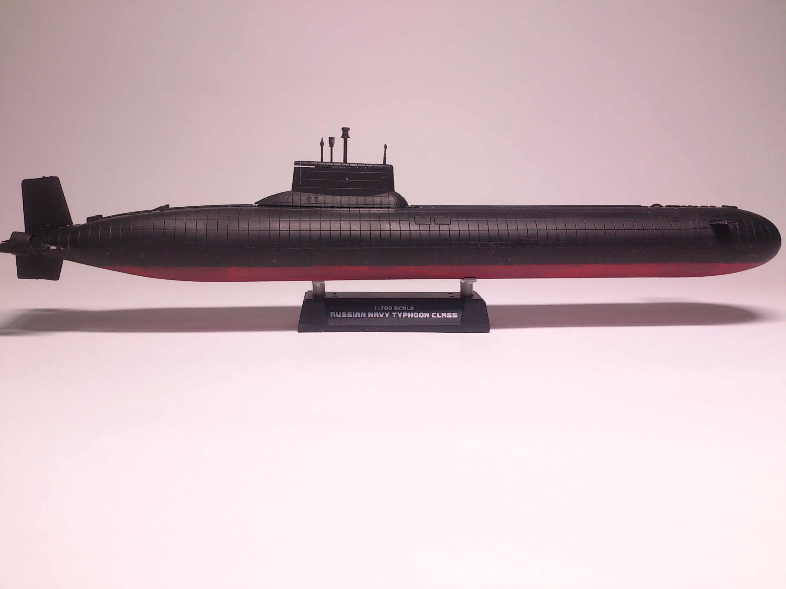 童友社 タイフーン級原子力潜水艦 1/700