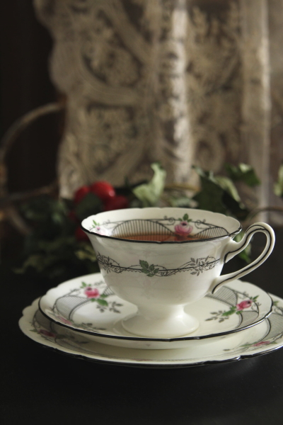 アンティークシェリー SHELLEY ティーカップ アールデコ 薔薇 イギリス