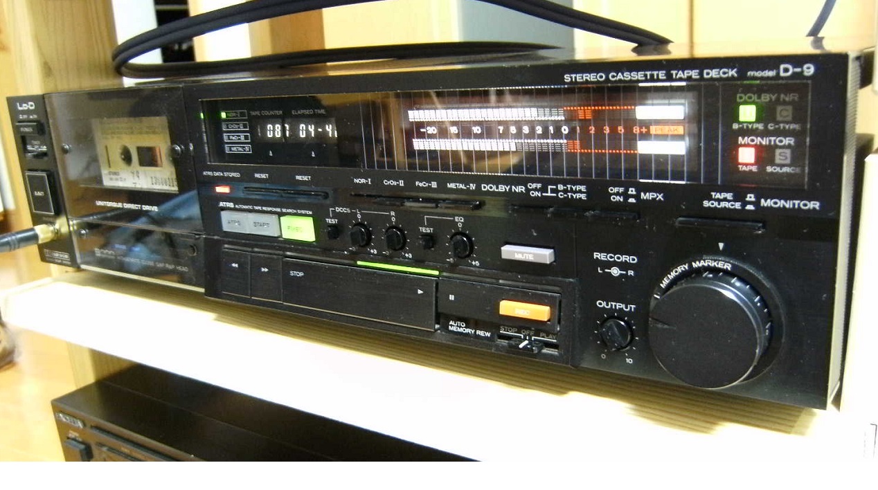 ローディのカセットデッキコレクション D-9