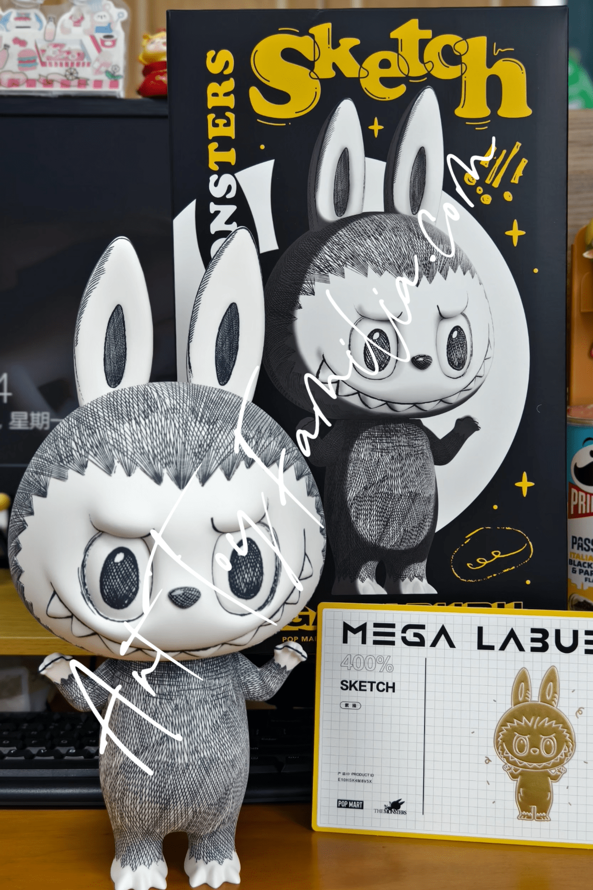 Labubu Sketch 400% Action Figure | POP MART – Art Toy Familia