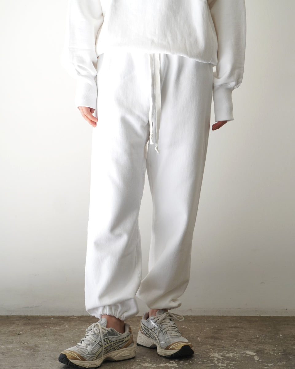 DSC00048_9e703c6a-2ae9-4854-