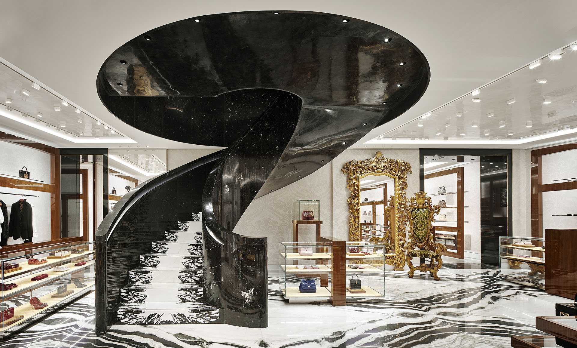 CURIOSITY NEWS | DOLCE & GABBANA LONDON