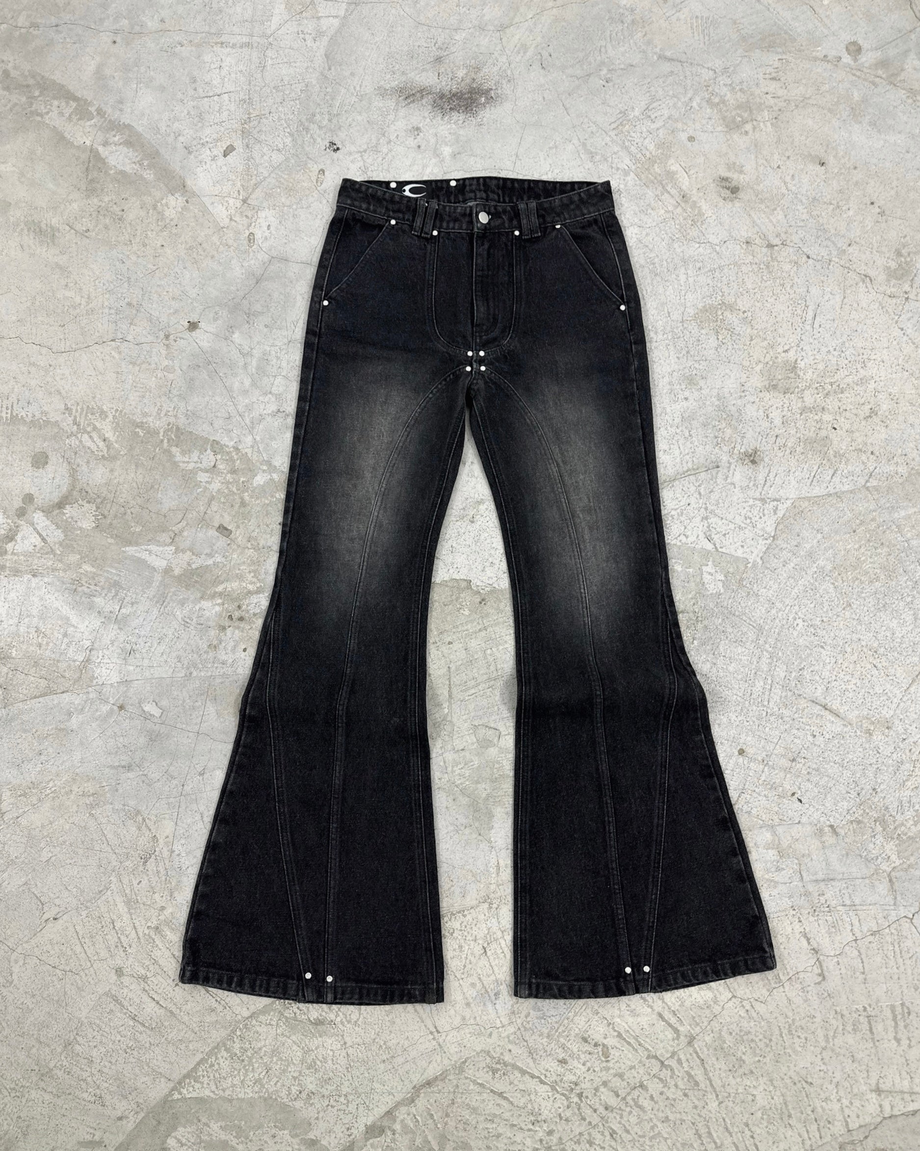 CZ DARK KNIGHT FLARE JEANS – COZY WORLDWIDE