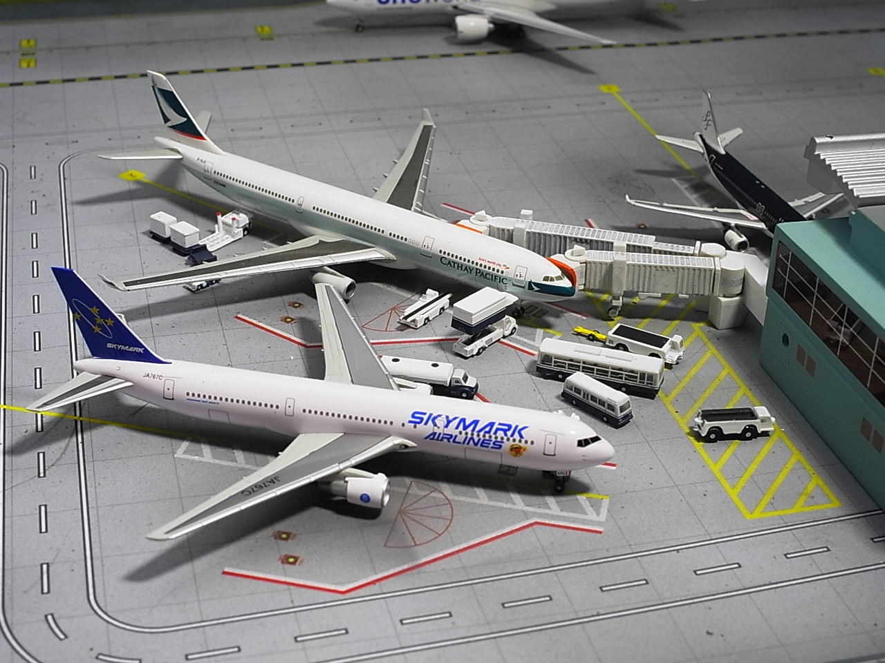 1/500 空港ジオラマ 最大5機駐機可能 フル電飾 フルスクラッチ 引取