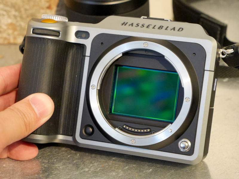初の中判ミラーレス、ハッセルブラッドX1Dが日本初披露 - デジカメ Watch