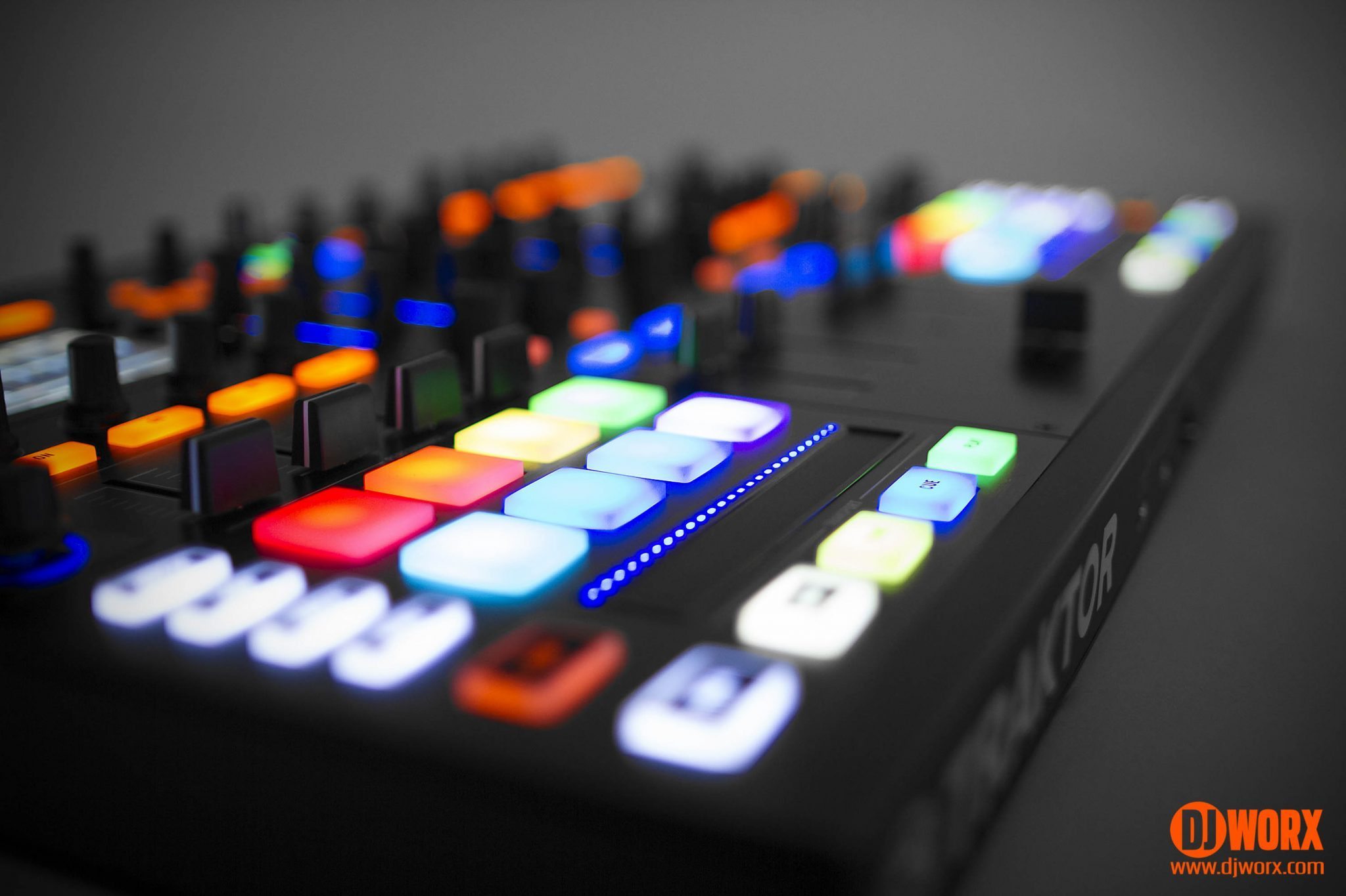 REVIEW: Traktor Kontrol S8 Controller – DJWORX