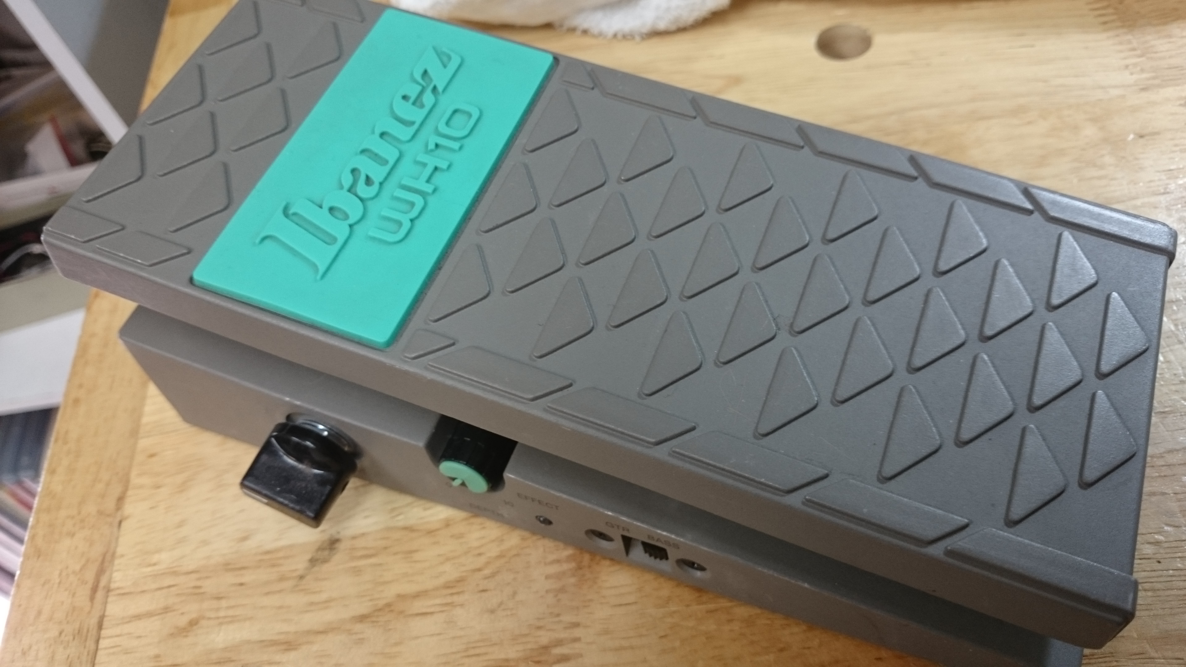 Ibanez WH10 ワウペダル ポット交換 | ギターリペア工房DNS-Draw a New