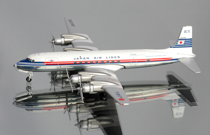 JAL DC-7C