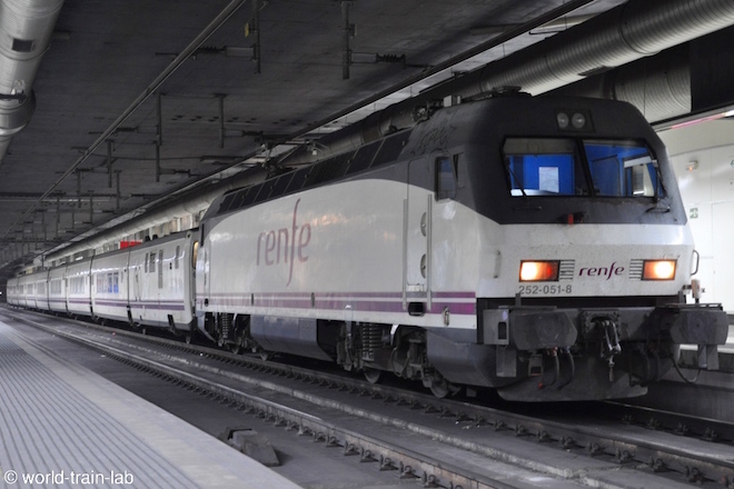 S252型機関車 (Renfe) : スペイン国鉄の新幹線 (IC) | 車内散策
