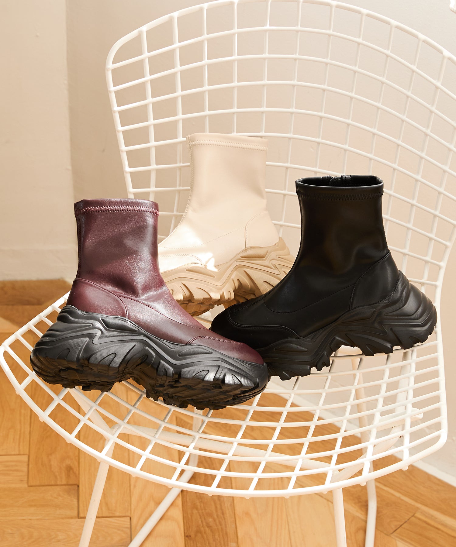 YELLO ⁄ TOKYO BLACK DOUBLE SNEAKER SHORT BOOTS 2024 YELLOW