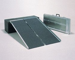 イーストアイ PVSシリーズ ポータブルスロープ アルミ2折式タイプ