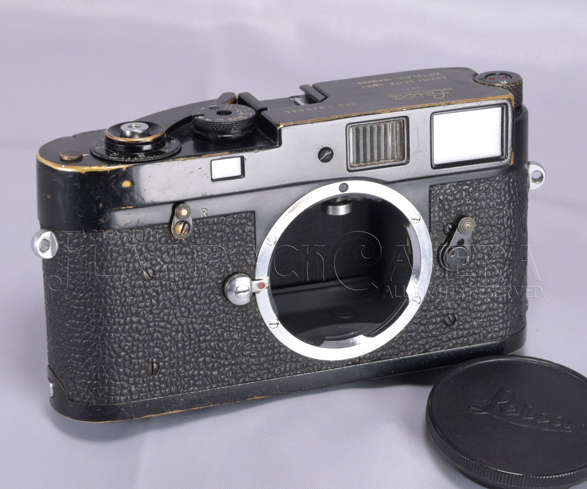Leica M2 Black Paint – FLASHBACK CAMERA