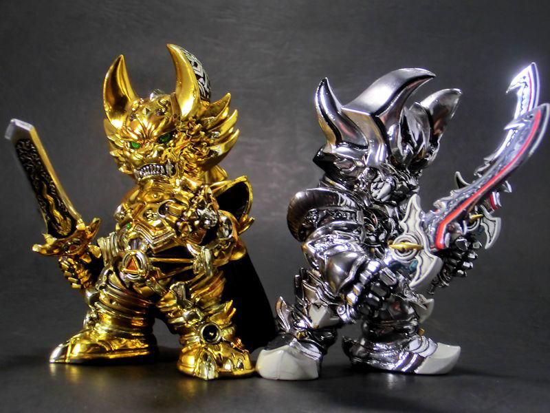 玩栗犬と、デフォルメ魔戒コレクションシリーズ ガロ＆ゼロ メッキver