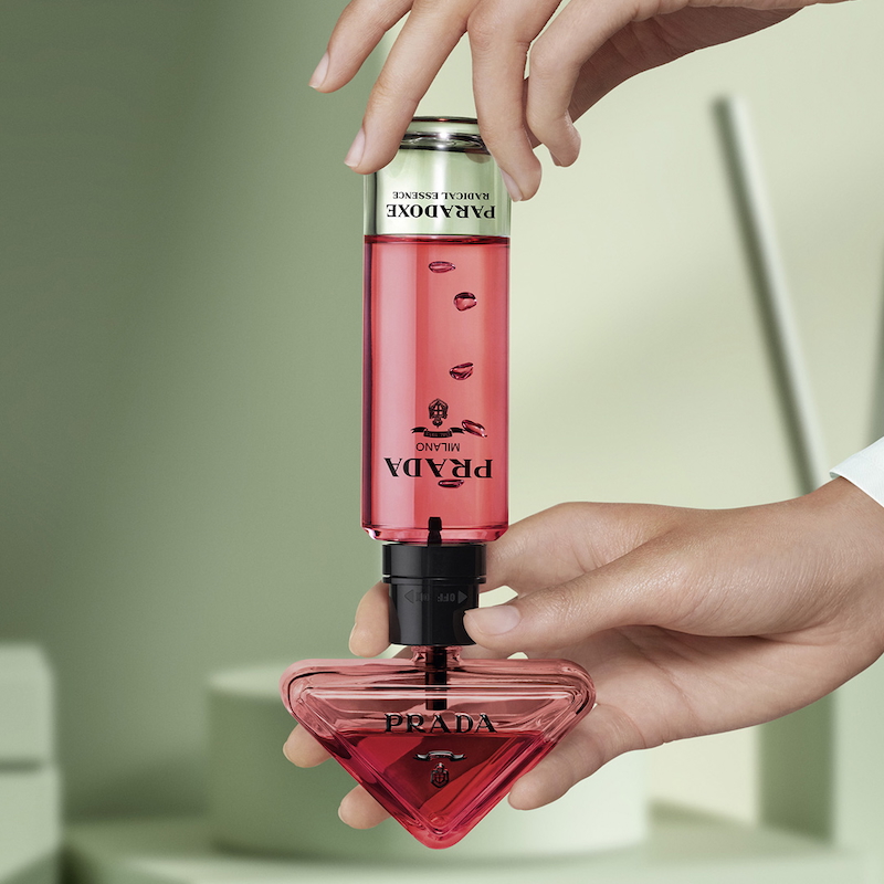 新作「プラダ パラドックス ラディカル エッセンス パルファム」登場