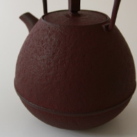 南部鉄器 鉄瓶 / 南部鉄瓶 / 空間鋳造 Egg大 黒 0.7L【ゆうパケット