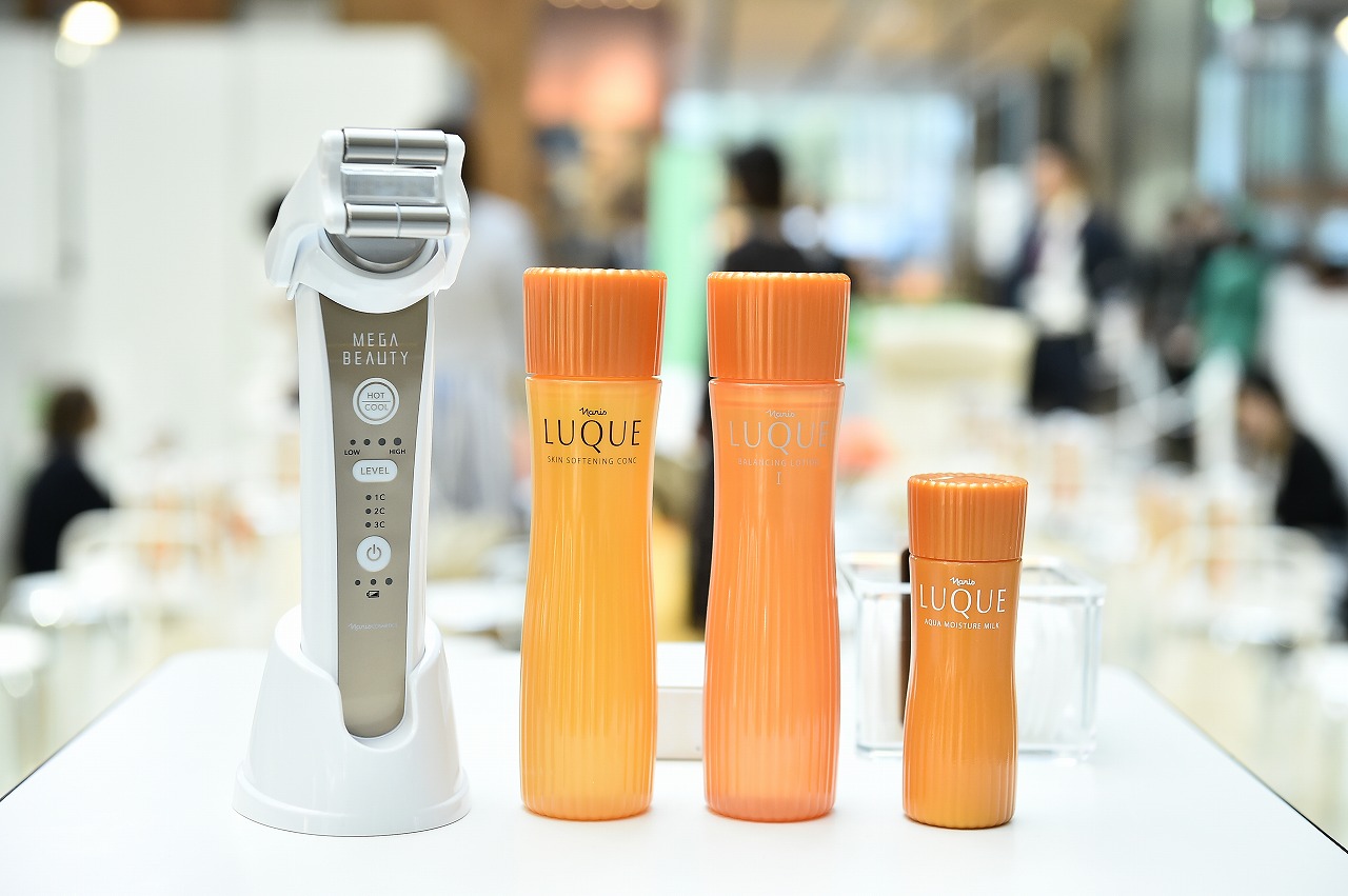 CAも驚きのうるツヤが叶う美顔器〈発表会レポ〉 - girlswalker