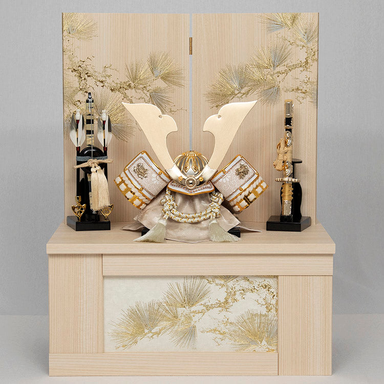 大鍬形金彩松 兜収納飾り sw35019 – 福仙
