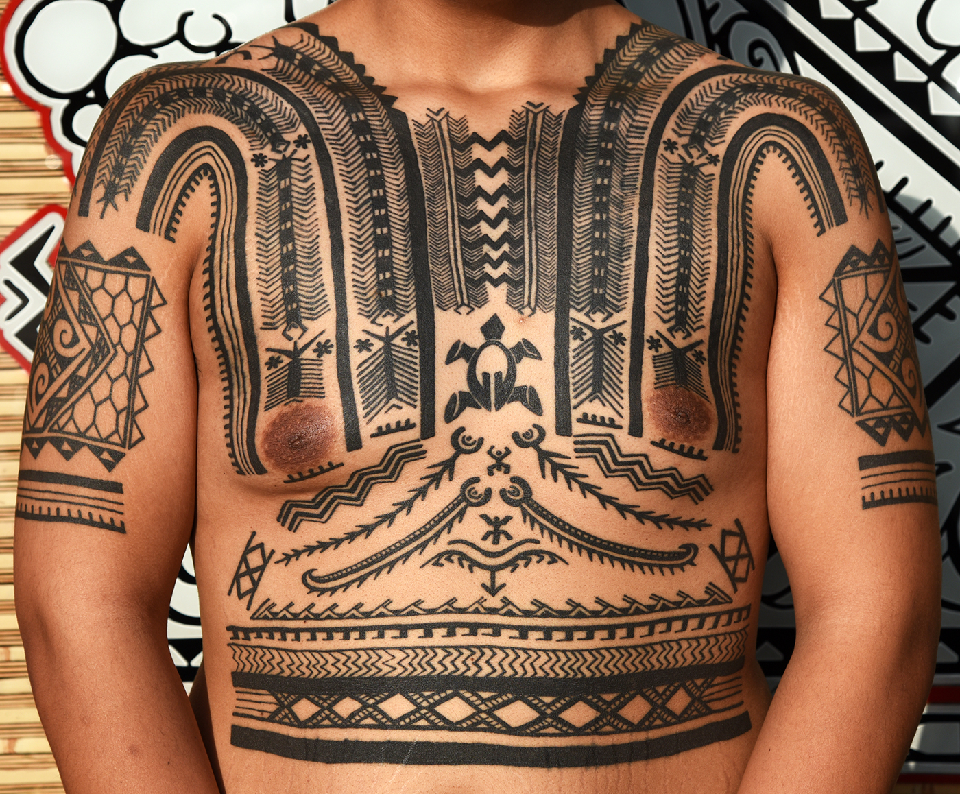 ロスで体験したフィリピンの首狩りカリンガ族の原始的な手彫り