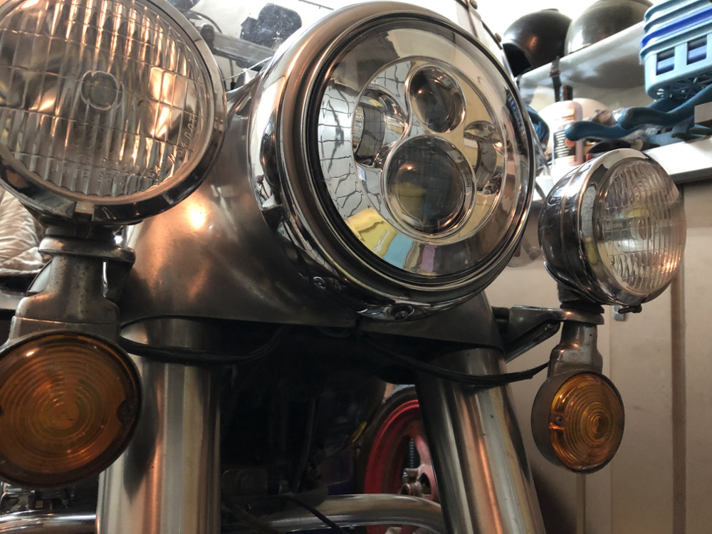ショベルFLHのヘッドライトとフォグをプロジェクターLED化 - 楽しい
