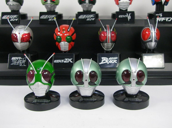 ライダーマスクコレクション プレミアム発光台座ディスプレイ～序章