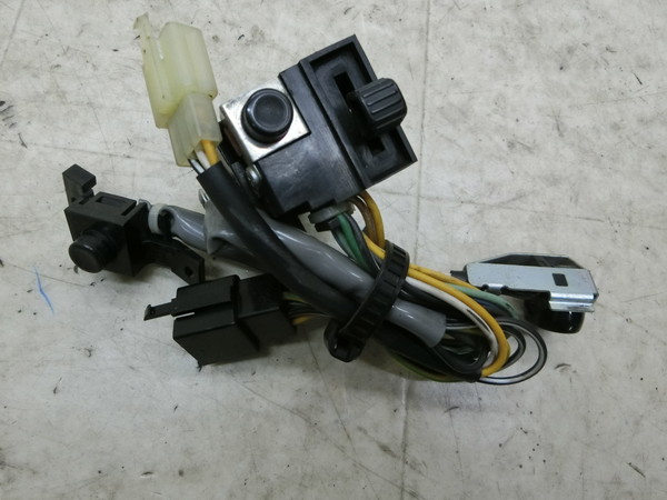 中古バイクパーツ販売専門店アイラブモーターハンドルスイッチBOX