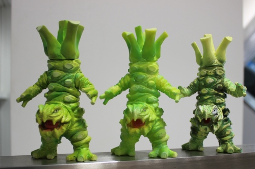 One up.製「ご当地怪獣ツーン」1期カラーのサンプル彩色が出てきたので