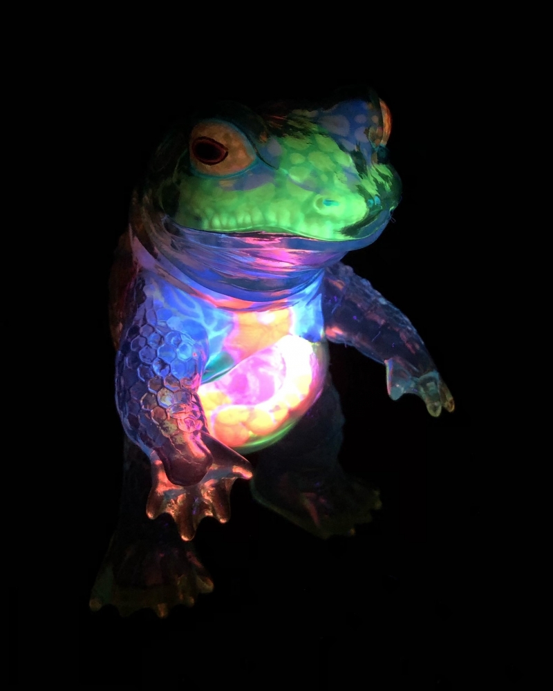 タケピコ x One up. ケロンガ 「てにをは」カスタム 抽選販売 受付開始