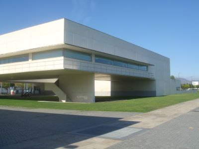 アルヴァロ・シザの建築：ヴィアナ・ド・カステロ図書館（Viana do