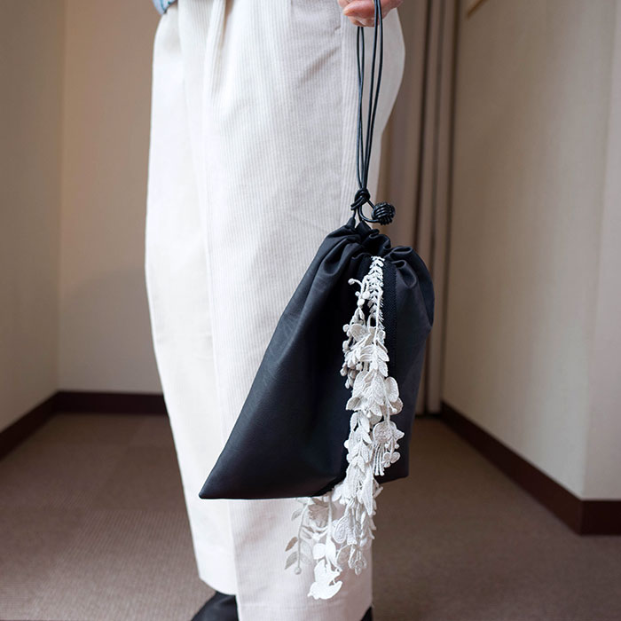 ミナペルホネンforest parade レザー巾着バッグ#black | Lin total