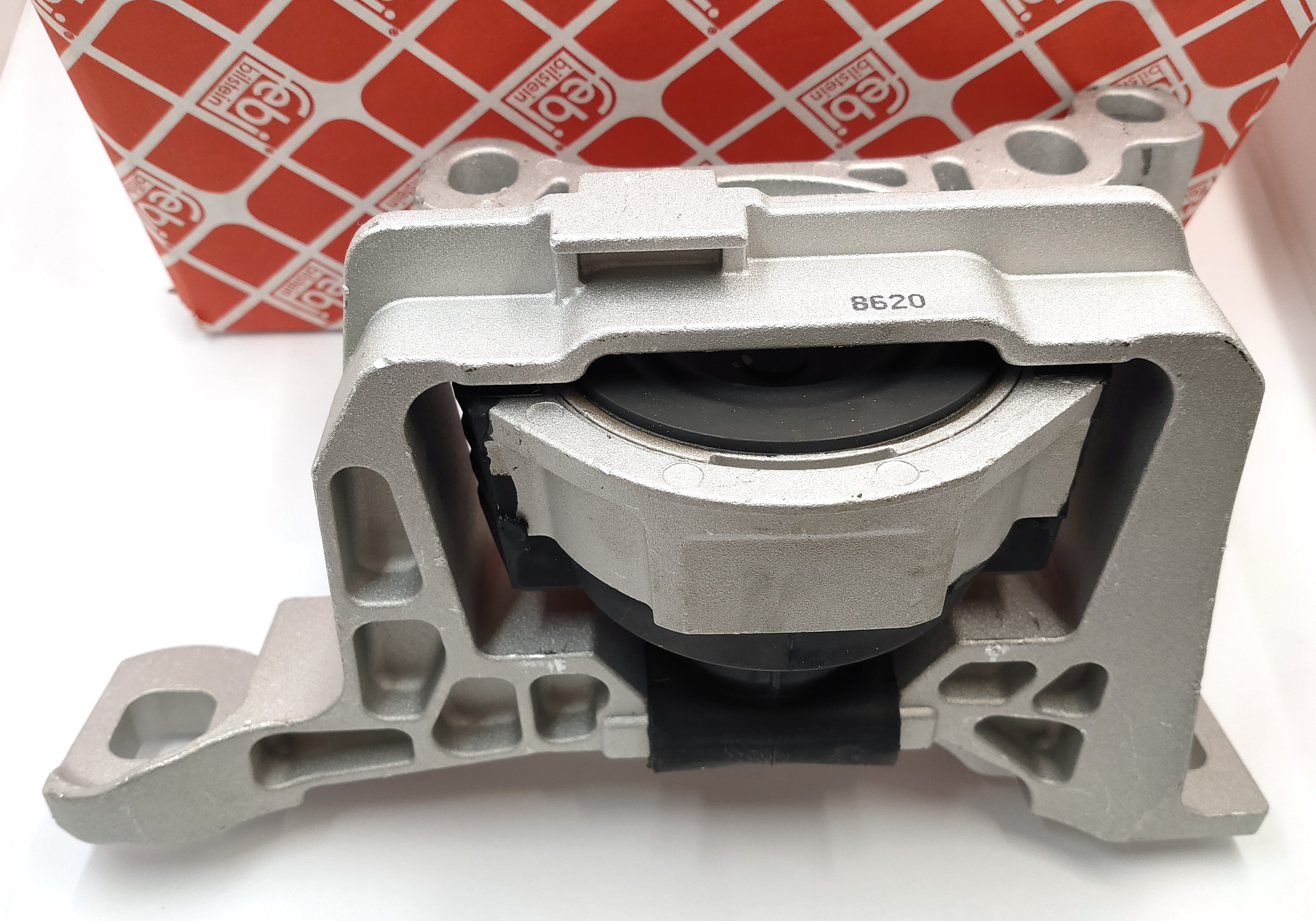 ボルボ V40(MK2)(525/526) クロスカントリー エンジンマウント右側