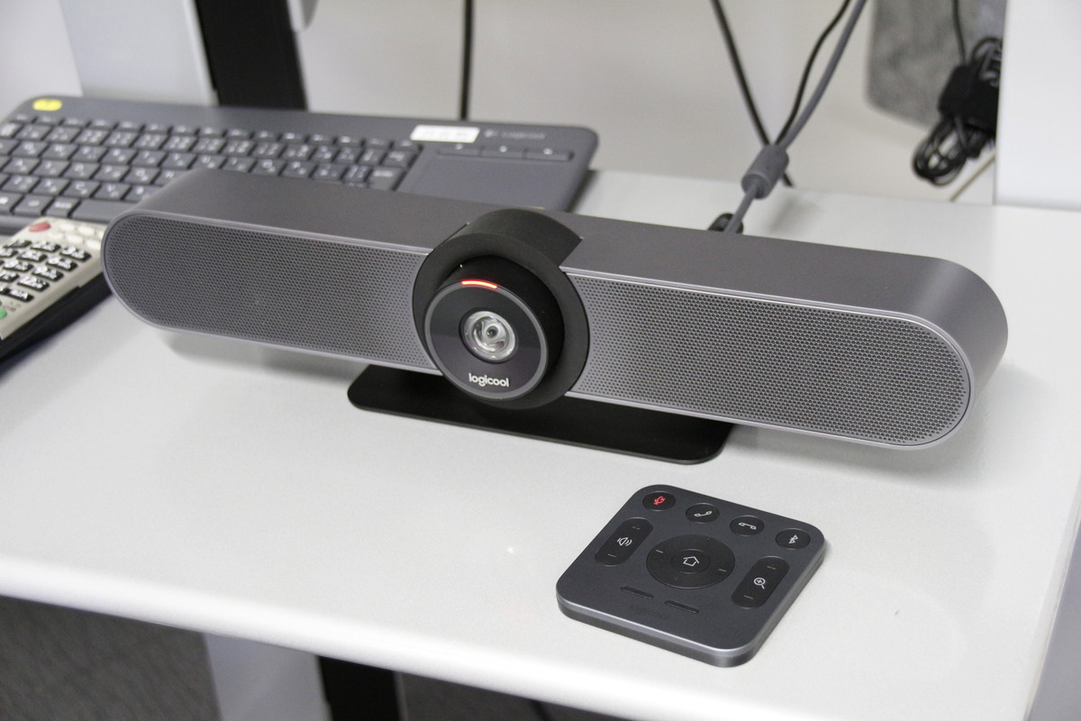 ロジクール、120度広画角・4K対応の小会議室用ウェブカメラ「MeetUp