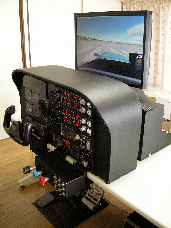 Saitek Pro Flight Simulator Cockpit Shellの組み立て。 – Saitek