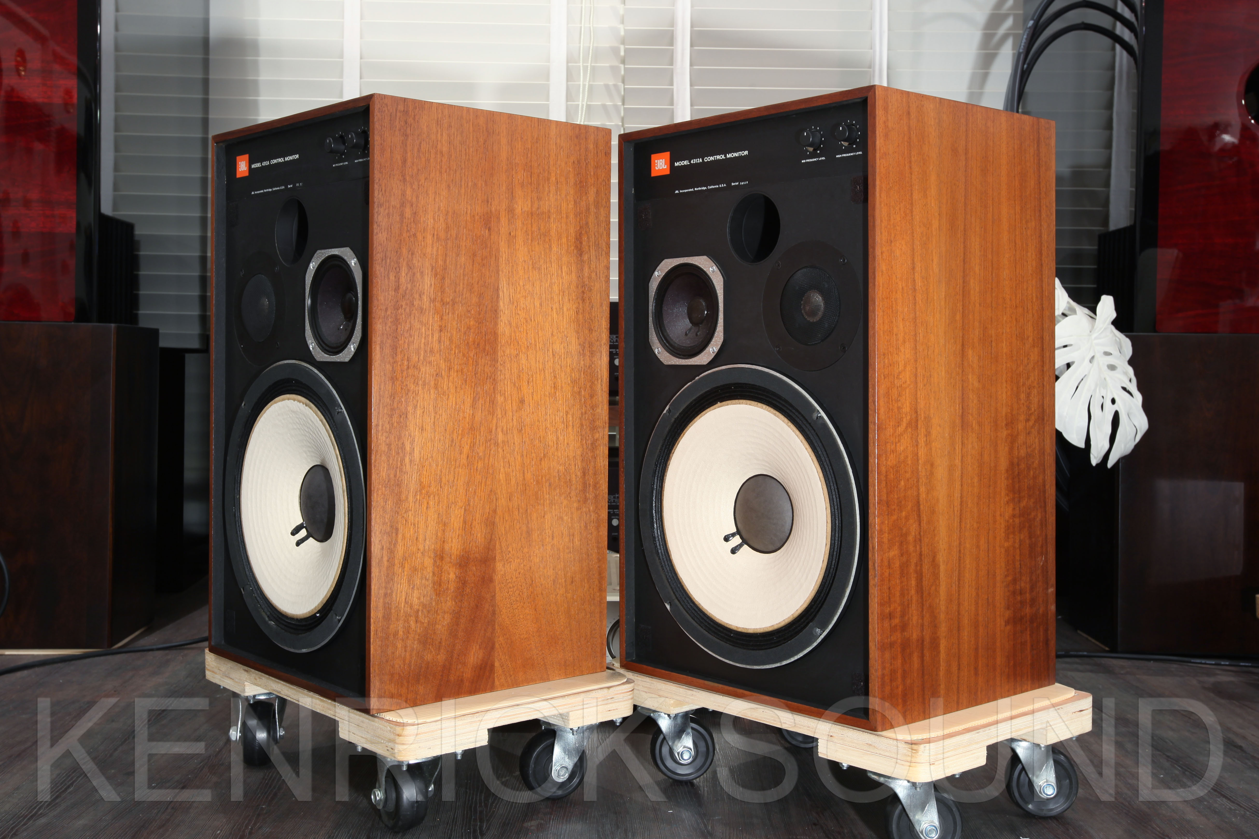 JBL 4312A コンパクトモニタースピーカー・ウォールナット美品