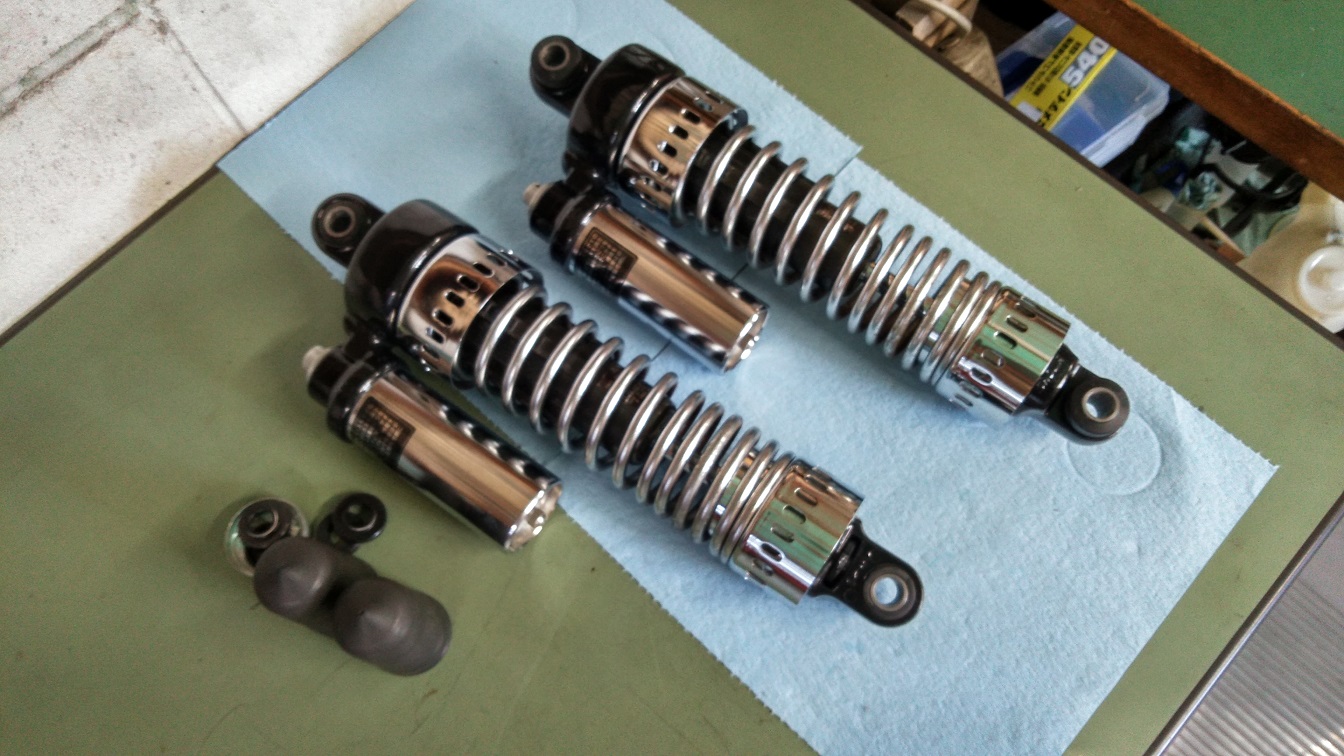 XL1200Sスポーツスターの純正リアショック | johnny's factory