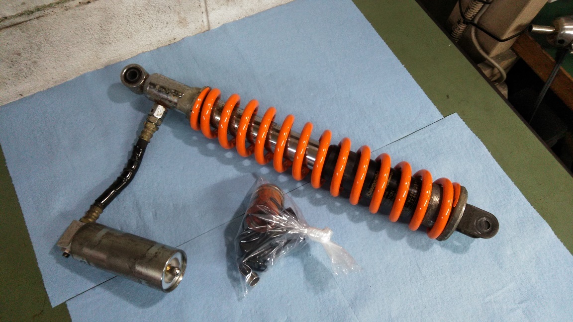 KDX125SR リアショックのメンテナンス | johnny's factory