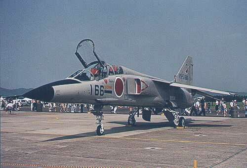 T-2後期型・Blue Impulse